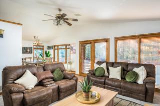 5 Bedroom Whole Home with Mountain Views - 9