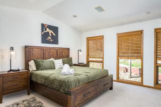 5 Bedroom Whole Home with Mountain Views - 7