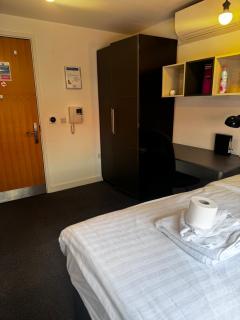 Farringdon Studio Flat - London - 5