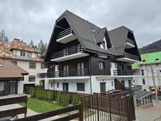 Garsonieră La Mănăstire - Sinaia - 9