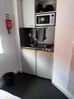 Farringdon Studio Flat - London - 9