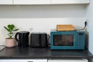 Lovely Studio Flat in Edgware HA8 - 9