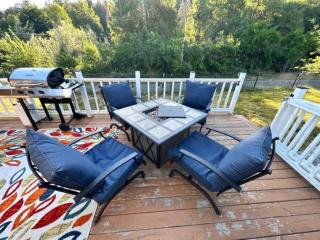 Enchanting Getaway Farmhouse And Tiny House Duo - Jacksonville - 2