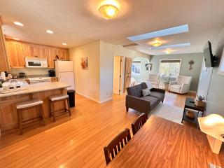 Medford Home And 2 Condos With Pool - Medford - 7