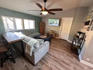 Enchanting Getaway Farmhouse And Tiny House Duo - Jacksonville - 6
