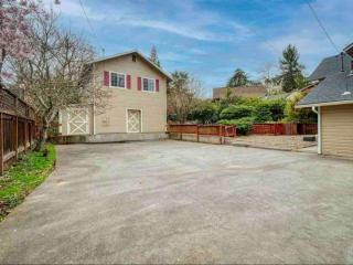 Medford Home And 2 Condos With Pool - Medford - 6