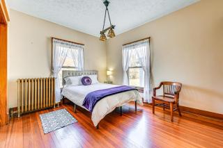 Chestnut Hill Vintage Farmhouse with Deck and Yard - Atlantic - 1