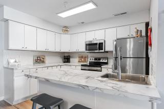 Ocean View 2BR2BA Top-Floor Condo w Balcony & Bay Sunset Views - Ocean City - 9