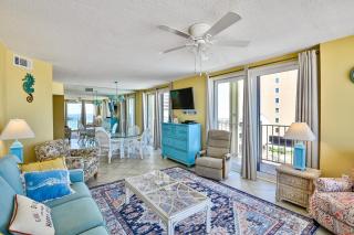Beachfront Corner Condo with Pool Access & FREE ACTIVITIES - Gulf Shores - 0
