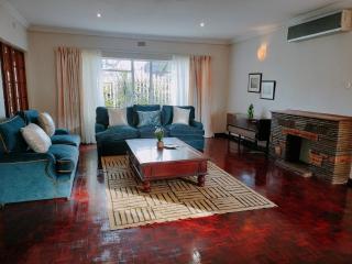Large Family Home-Neighboring Northcliff and Greymont - 9