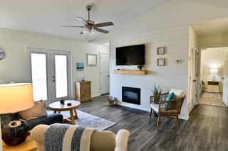 Pool Hot Tub Pickle Ball Gym - Close to Sports Complex & Includes FREE ACTIVITIES - Gulf Shores - 0