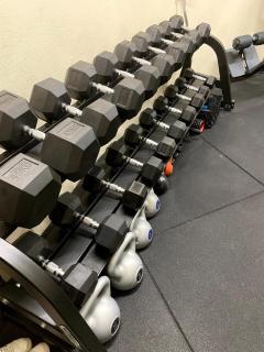 Spacious home and its gym - - 5