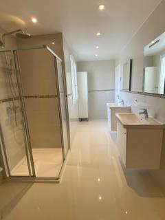 Spacious home and its gym - - 1