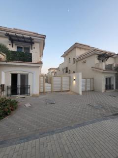 Vill in Elasema eledaris maksed compound - 3