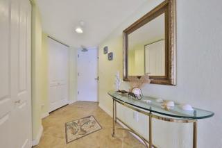 Beachfront 3 Bed, 3 Bath Condo, Balcony & Pool - Daytona Beach Shores - 9