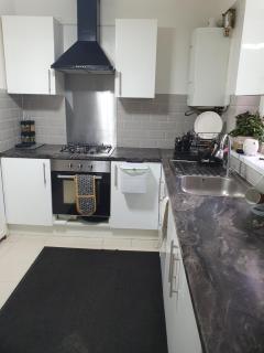 Private Double Room in Cardiff - 3