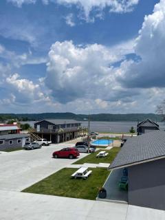 Poolside Double Rooms - Lake City - 2