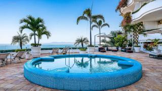 Grand Miramar Residences by HOLT - Penthouse - 2