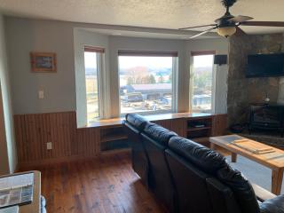 Quiet Country Comfort w Long Views - Sparta - 3