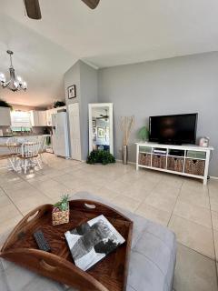 Sunny Sebring Getaway - 3