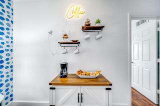 Family & Friends Retreat - Sleeps 19 - PalmWaveStays - 7