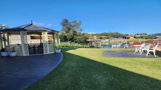 Chloe's Waterfront Oasis! - Sussex Inlet - 9