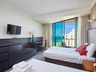 Twin beds room with a great view in Heart of GC - Gold Coast - 5