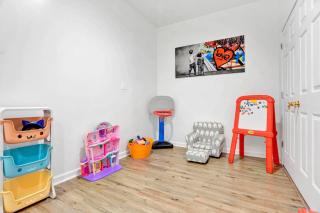 Fancy Poconos Castle Indoor MEGA 10plus Hot Tub - East Stroudsburg - 5