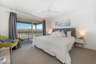 Large Upstairs Family Stay Near Middleton Beaches - Middleton - 9