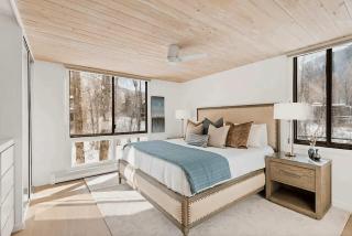 Renovated Riverfront 3 BR, 2 BA with Pool - Walk to Town! - Aspen - 9