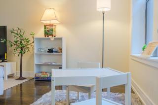Chic & Elegant 4BR Retreat Near UChi With Laundry - Chicago - 8