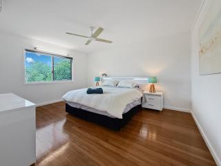 Mission Estate - South Mission Beach - 7