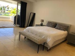 Large and spacious 1 bedroom beachfront condo in Cap Cana, Punta Cana - Punta Cana - 3