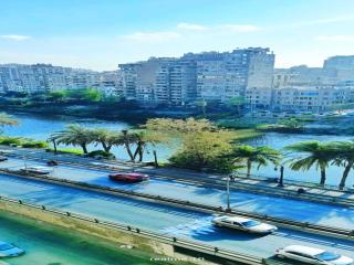 شقه علي النيل بالمنيل بوسط المدينه - Cairo - 0