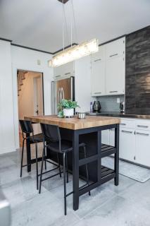 Modern 5 Bedroom Downtown Moncton Heritage Home - 4