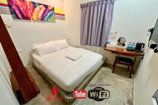5 mins walking to East Coast Mall JW Guest House - 3