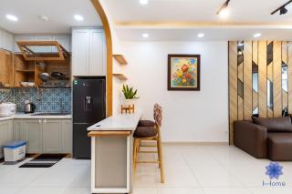 iHome Furnished Apartments with Free Gym & Pool, Airport Pick-Up Service - Ho Chi Minh - 9
