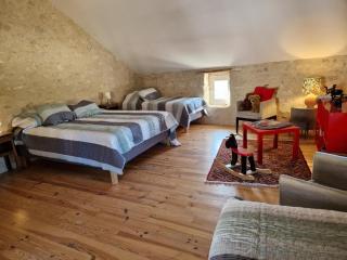 Charmant Gîte en Pierre à Charroux avec Terrasse - FR-1-489-567 - Charroux-dʼAllier - 9