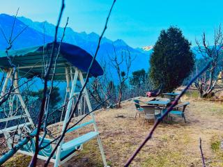 The Kartik Villa, Manali - A Beautiful Cottage in the Clouds towards Snow Capped Mountains - 4