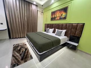 Luxuriesstay in Omaxe Hazratganj - 6