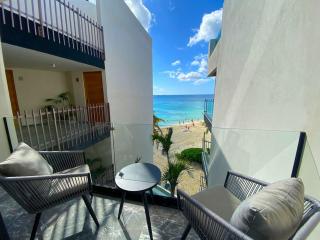 Oceanfront Condo, Roof Pool, Gym, Walk to 5th Ave! - Playa del Carmen - 9