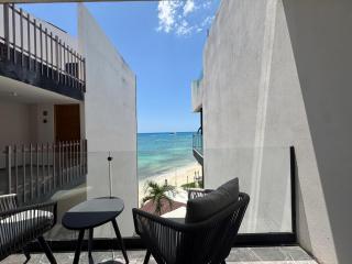 Oceanfront Condo, Roof Pool, Gym, Walk to 5th Ave! - Playa del Carmen - 3