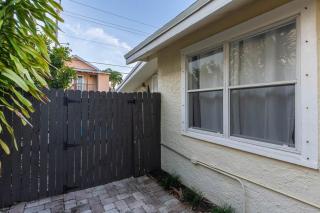 West Palm Beach Bungalow with Swimming Pool - West Palm Beach - 1