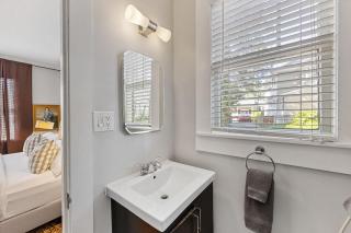 Stylish Myers Park 2 br with Screened Porch - Charlotte - 1