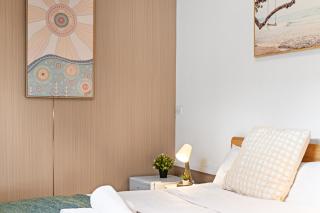 Comfy Double Room - Cozy and Well-Connected - Shared Bathroom - Blacktown - 5