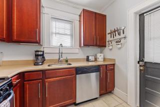 Bright and Restful 2BR near Uptown with Balcony - Charlotte - 1