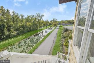 1878 RiverRun B&B - Waterfront, Self-Serve Breakfast, Game Room, WiFi, Trail and River access - Hancock - 1