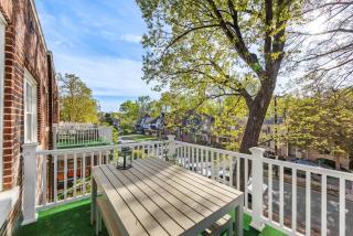 Vibrant and Cozy 2BR near Uptown with Balcony - Charlotte - 6