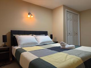 Comfy Corner Stays 2 Cross st of W Edmonton Mall - 1