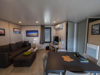 Chalet 3 chambres avec piscines chauffées et accès plage à 9km - FR-1-783-24 - 1